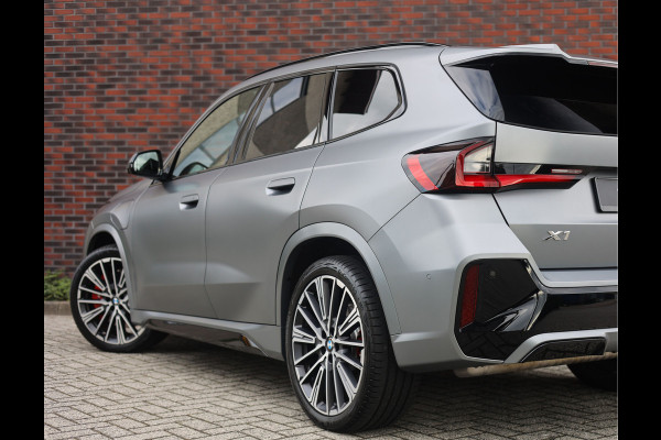 BMW X1 30e xDrive | Pano - Trekhaak - HUD
