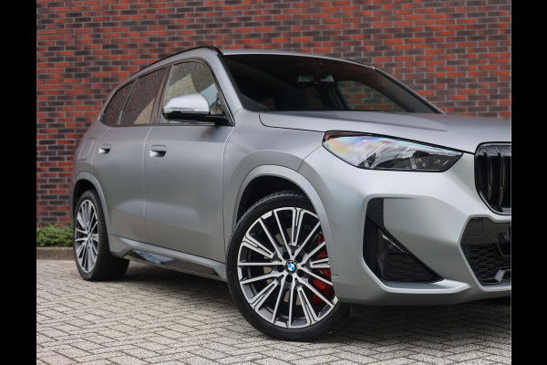 BMW X1 30e xDrive | Pano - Trekhaak - HUD