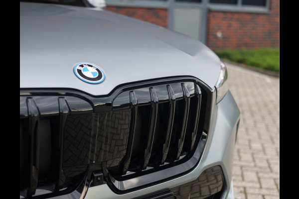 BMW X1 30e xDrive | Pano - Trekhaak - HUD