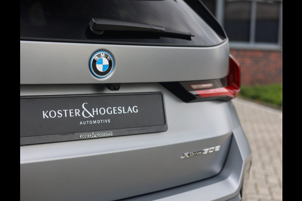 BMW X1 30e xDrive | Pano - Trekhaak - HUD