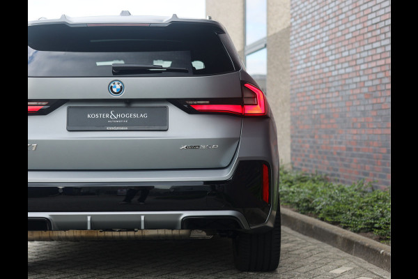 BMW X1 30e xDrive | Pano - Trekhaak - HUD