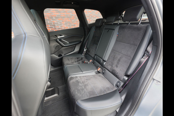 BMW X1 30e xDrive | Pano - Trekhaak - HUD