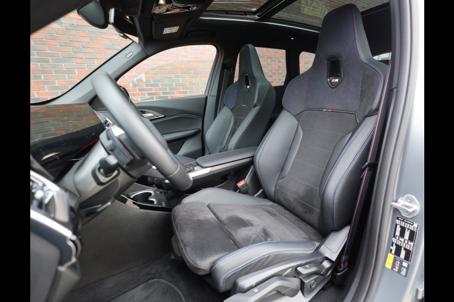BMW X1 30e xDrive | Pano - Trekhaak - HUD
