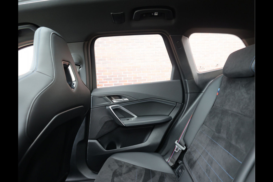 BMW X1 30e xDrive | Pano - Trekhaak - HUD