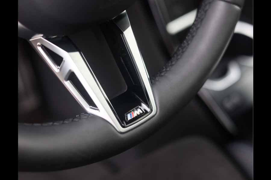 BMW X1 30e xDrive | Pano - Trekhaak - HUD