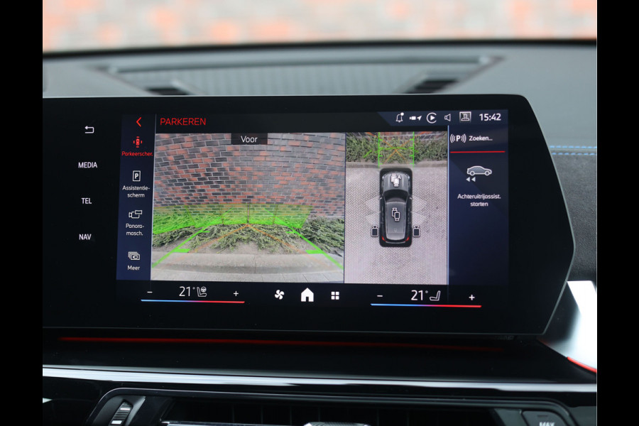 BMW X1 30e xDrive | Pano - Trekhaak - HUD