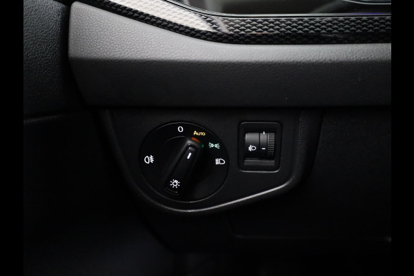 Volkswagen Polo 1.0 TSI Life 95 pk | Navigatie via App | Parkeersensoren | Adaptieve cruise control | LED koplampen | Apple Carplay/Android Auto |