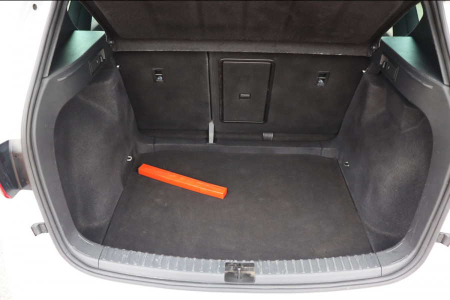 Seat Ateca 1.5 TSI FR Business Intense Org.NL el.stoel+mem+vw stuurverw. parkeerhulp el.klep camera's
