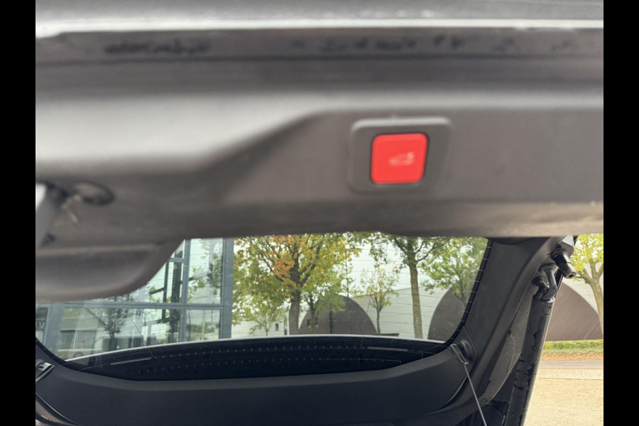 Peugeot E-3008 GT 73 kWh SOH 97%| WARMTEPOMP | 360° CAMERA| | KEYLESS ENTRY | 14.432KM! | DIGI. DASH| DEALER ONDERHOUDEN | CARPLAY/ ANDROID AUTO| EL.KLEP | STOEL + STUUR VERW. | 12 MND BOVAG GARANTIE