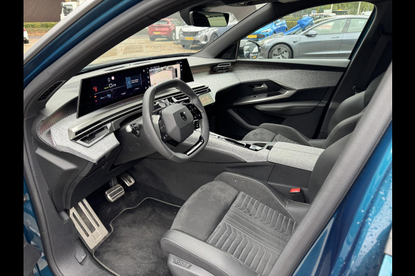 Peugeot E-3008 GT 73 kWh SOH 97%| WARMTEPOMP | 360° CAMERA| | KEYLESS ENTRY | 14.432KM! | DIGI. DASH| DEALER ONDERHOUDEN | CARPLAY/ ANDROID AUTO| EL.KLEP | STOEL + STUUR VERW. | 12 MND BOVAG GARANTIE
