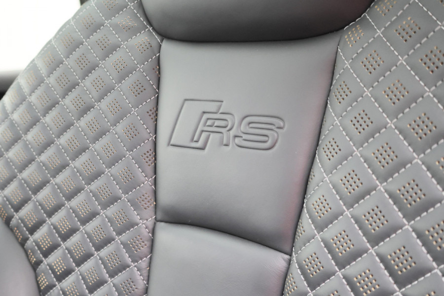 Audi RS3 Sportback 2.5 TFSI Quattro Panoramadak, Virtual Cokcpit, Leer, ACC, B&O, Apple CarPlay, Camera, Keyless, 19"
