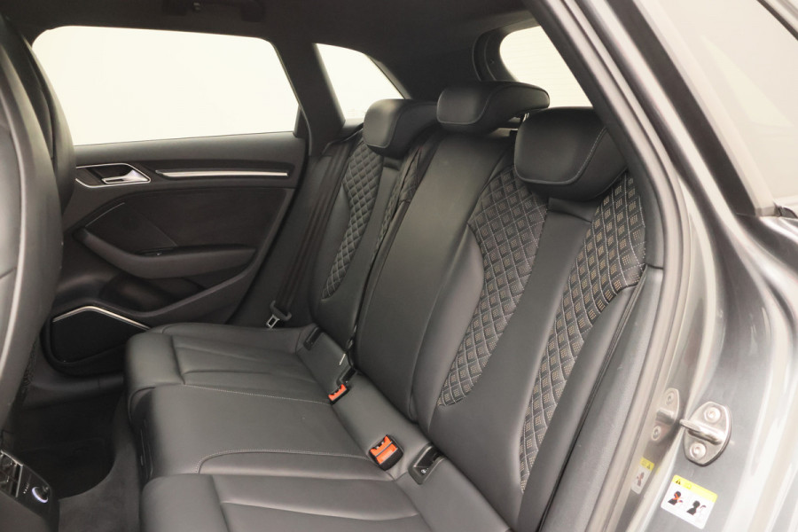 Audi RS3 Sportback 2.5 TFSI Quattro Panoramadak, Virtual Cokcpit, Leer, ACC, B&O, Apple CarPlay, Camera, Keyless, 19"