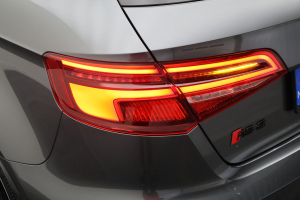 Audi RS3 Sportback 2.5 TFSI Quattro Panoramadak, Virtual Cokcpit, Leer, ACC, B&O, Apple CarPlay, Camera, Keyless, 19"
