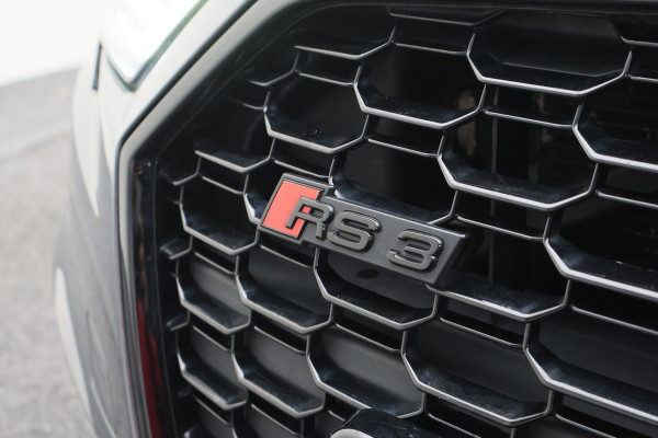 Audi RS3 Sportback 2.5 TFSI Quattro Panoramadak, Virtual Cokcpit, Leer, ACC, B&O, Apple CarPlay, Camera, Keyless, 19"