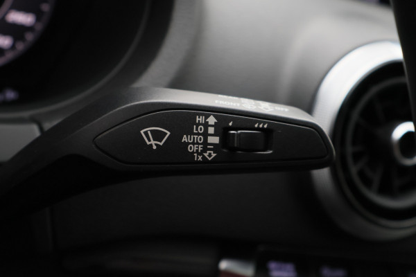 Audi RS3 Sportback 2.5 TFSI Quattro Panoramadak, Virtual Cokcpit, Leer, ACC, B&O, Apple CarPlay, Camera, Keyless, 19"