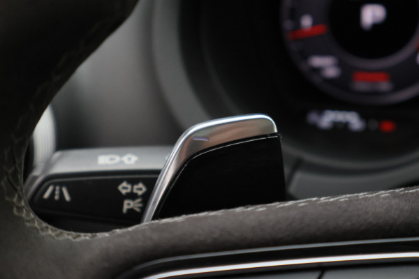 Audi RS3 Sportback 2.5 TFSI Quattro Panoramadak, Virtual Cokcpit, Leer, ACC, B&O, Apple CarPlay, Camera, Keyless, 19"