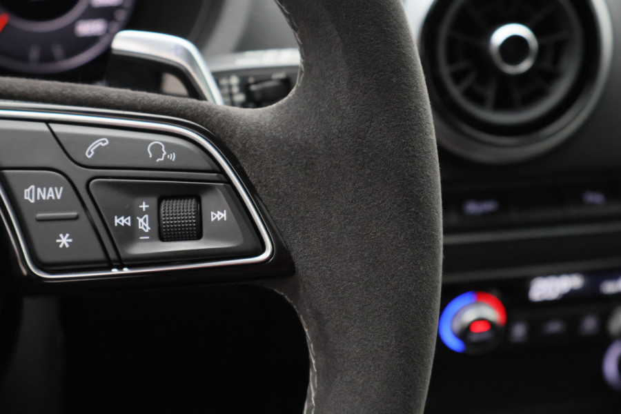 Audi RS3 Sportback 2.5 TFSI Quattro Panoramadak, Virtual Cokcpit, Leer, ACC, B&O, Apple CarPlay, Camera, Keyless, 19"