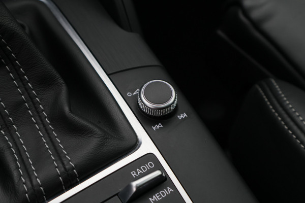 Audi RS3 Sportback 2.5 TFSI Quattro Panoramadak, Virtual Cokcpit, Leer, ACC, B&O, Apple CarPlay, Camera, Keyless, 19"