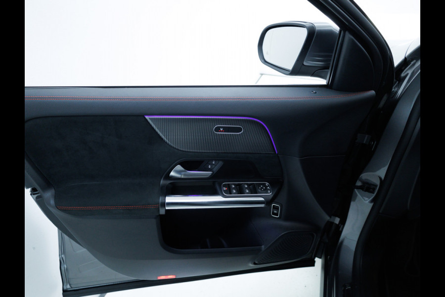 Mercedes-Benz EQA 250 AMG Line 67 kWh | Panoramadak | Camera | Cruise-control | Navigatie | Stoelverwarming | Sfeerverlichting, Elektrische Achterklep, Led High Performance, Apple Carplay/Android Auto