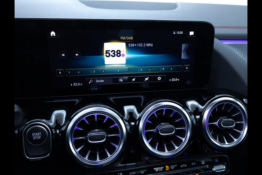 Mercedes-Benz EQA 250 AMG Line 67 kWh | Panoramadak | Camera | Cruise-control | Navigatie | Stoelverwarming | Sfeerverlichting, Elektrische Achterklep, Led High Performance, Apple Carplay/Android Auto