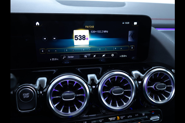 Mercedes-Benz EQA 250 AMG Line 67 kWh | Panoramadak | Camera | Cruise-control | Navigatie | Stoelverwarming | Sfeerverlichting, Elektrische Achterklep, Led High Performance, Apple Carplay/Android Auto