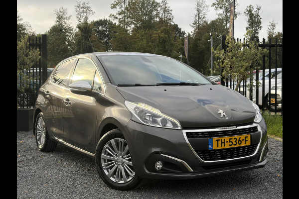 Peugeot 208 1.2 PureTech Allure ✓Pano✓Camera✓Carplay✓Navi✓110pk✓Clima✓Cruise✓Lm velgen✓Pdc✓Recent beurt gehad✓5 Deurs✓Weinig km✓N.A.P✓Apk tot 08-2027
