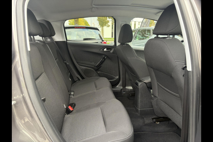 Peugeot 208 1.2 PureTech Allure ✓Pano✓Camera✓Carplay✓Navi✓110pk✓Clima✓Cruise✓Lm velgen✓Pdc✓Recent beurt gehad✓5 Deurs✓Weinig km✓N.A.P✓Apk tot 08-2027