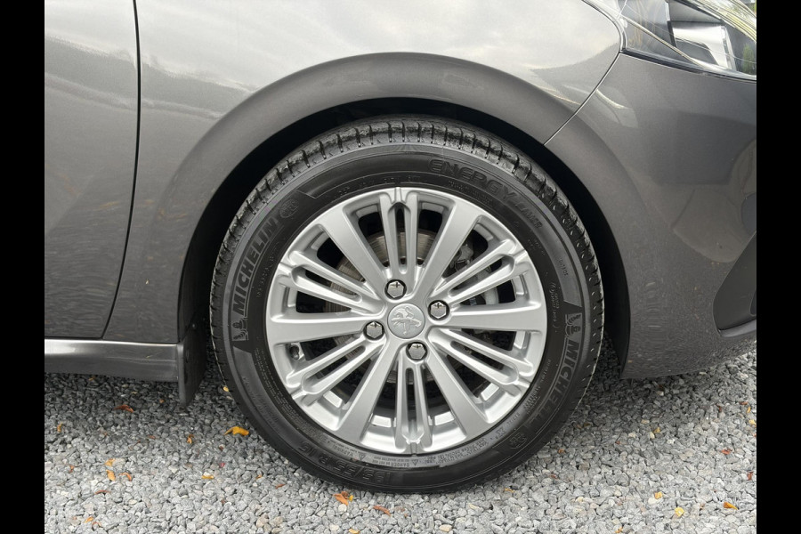 Peugeot 208 1.2 PureTech Allure ✓Pano✓Camera✓Carplay✓Navi✓110pk✓Clima✓Cruise✓Lm velgen✓Pdc✓Recent beurt gehad✓5 Deurs✓Weinig km✓N.A.P✓Apk tot 08-2027