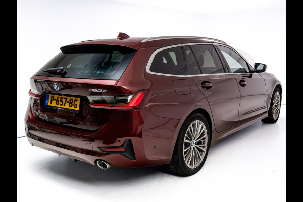 BMW 3 Serie Touring 320e Business Edition Plus | Camera | PDC V+A | Elec. achterklep | Cruise | Navigatie pro | Afn.Trekhaak Apple carplay/Android auto, Lederen bekleding, 18"LMV
