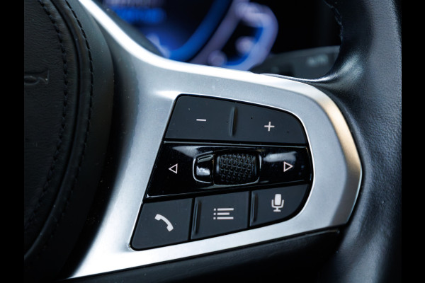 BMW 3 Serie Touring 320e Business Edition Plus | Camera | PDC V+A | Elec. achterklep | Cruise | Navigatie pro | Afn.Trekhaak Apple carplay/Android auto, Lederen bekleding, 18"LMV