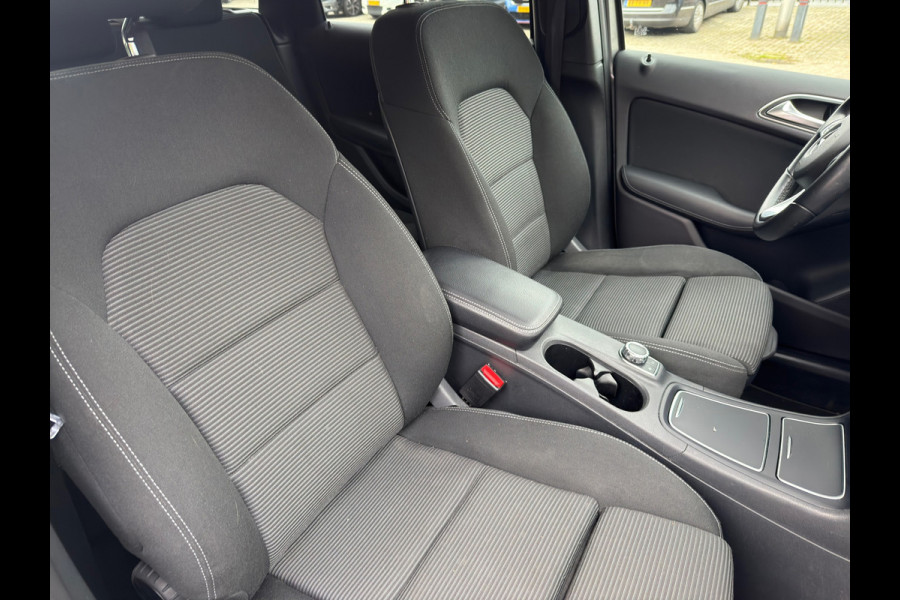 Mercedes-Benz B-Klasse 180 Ambition l Airco l LED l Navi l Volledig Dealer Onderhouden l
