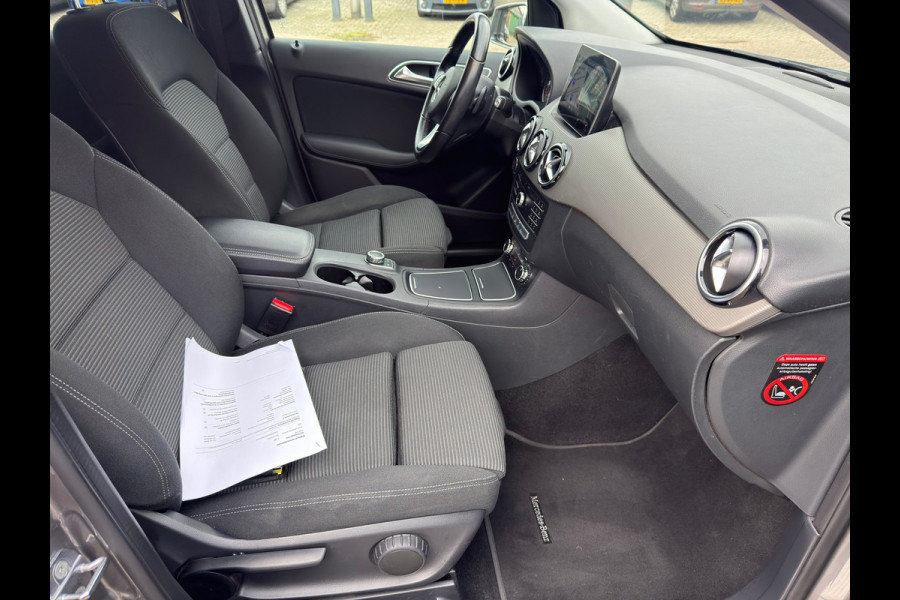 Mercedes-Benz B-Klasse 180 Ambition l Airco l LED l Navi l Volledig Dealer Onderhouden l