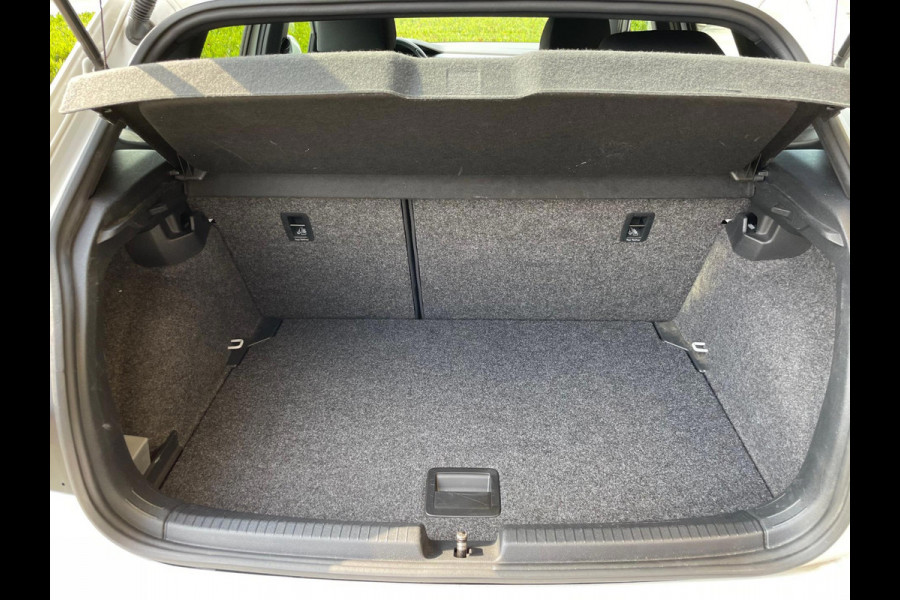 Volkswagen Polo 1.6 TDI Comfortline / Airco / Adaptief Cruise / Navi / Carplayl Dstr vv 175dkm l