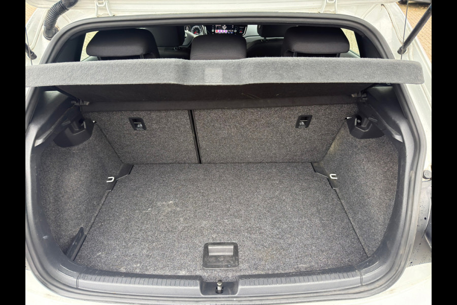 Volkswagen Polo 1.6 TDI Comfortline / Airco / Adaptief Cruise / Navi / Carplayl Dstr vv 175dkm l