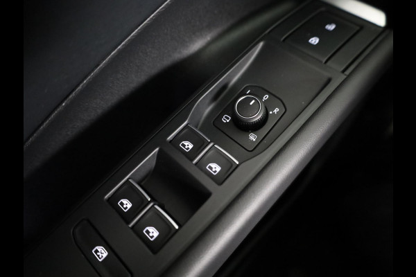 Volkswagen T-Roc 1.5 eTSI R-Line 150 PK DSG | Navigatie | Parkeercamera | Matrix LED Koplampen | Keyless entry | elektrisch achterklep |