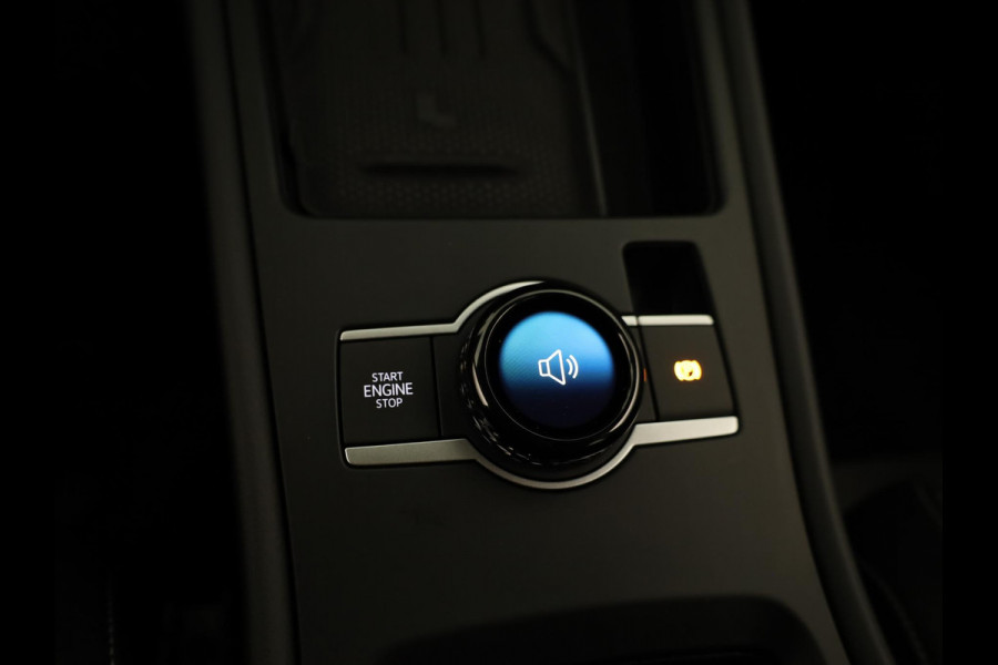 Volkswagen T-Roc 1.5 eTSI R-Line 150 PK DSG | Navigatie | Parkeercamera | Matrix LED Koplampen | Keyless entry | elektrisch achterklep |
