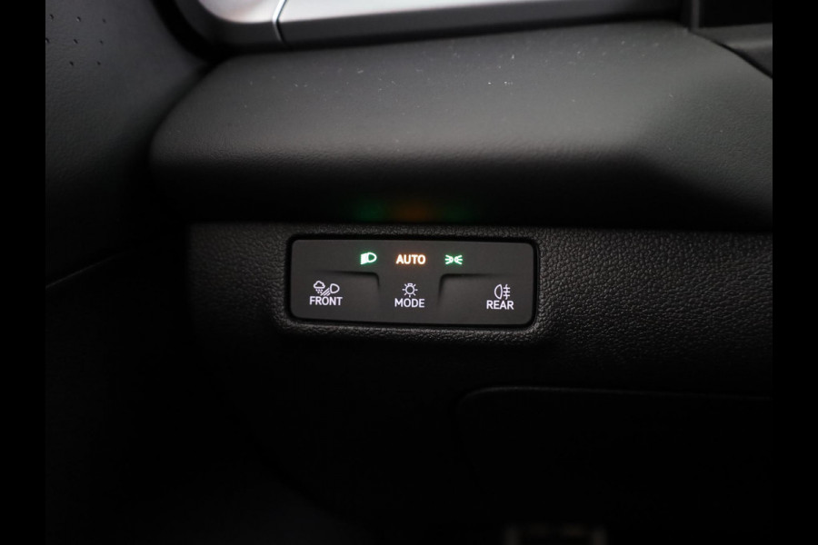 Volkswagen T-Roc 1.5 eTSI R-Line 150 PK DSG | Navigatie | Parkeercamera | Matrix LED Koplampen | Keyless entry | elektrisch achterklep |
