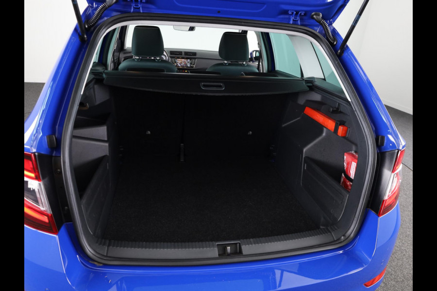 Škoda Fabia Combi 1.0 TSI Ambition 95 pk | Navigatie | Parkeersensoren (achter) | Cruise control | Autom. airco | Apple carplay / Android auto |
