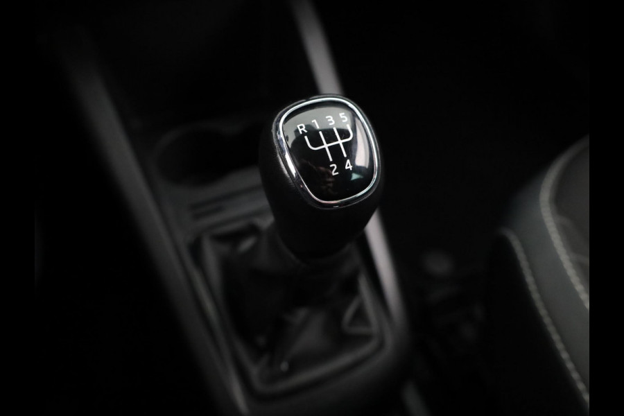 Škoda Fabia Combi 1.0 TSI Ambition 95 pk | Navigatie | Parkeersensoren (achter) | Cruise control | Autom. airco | Apple carplay / Android auto |