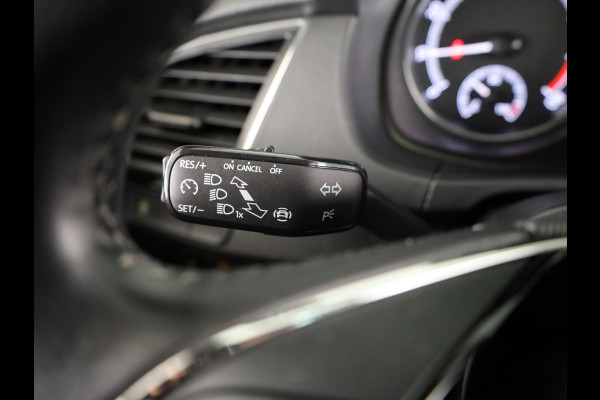 Škoda Fabia Combi 1.0 TSI Ambition 95 pk | Navigatie | Parkeersensoren (achter) | Cruise control | Autom. airco | Apple carplay / Android auto |
