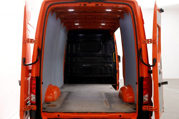 Volkswagen Crafter 35 2.0 TDI 177pk RWD L3H3 (L2H2) Airco/Navi/Trekgewicht 3500kg 01-2021