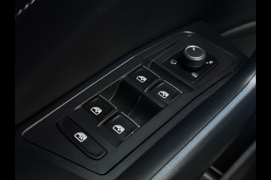 Volkswagen T-ROC 3 x R-Line DSG-7 | IQ-Lights | Camera | Parksens | Carplay | Keyless | 1.5 TSI R-Line