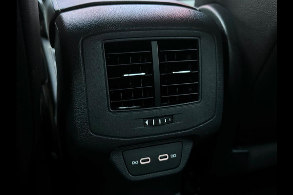 Volkswagen T-ROC 3 x R-Line DSG-7 | IQ-Lights | Camera | Parksens | Carplay | Keyless | 1.5 TSI R-Line