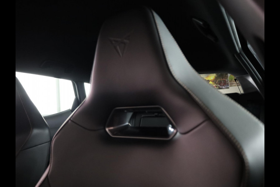 CUPRA Formentor 1.4 TSI e-Hybrid e-Hybrid Business 204 pk Automaat| Navigatie | Trekhaak (uitklapbaar) | Parkeersensoren (Park assist) | Achteruitrijcamera | Stoelverwarming |