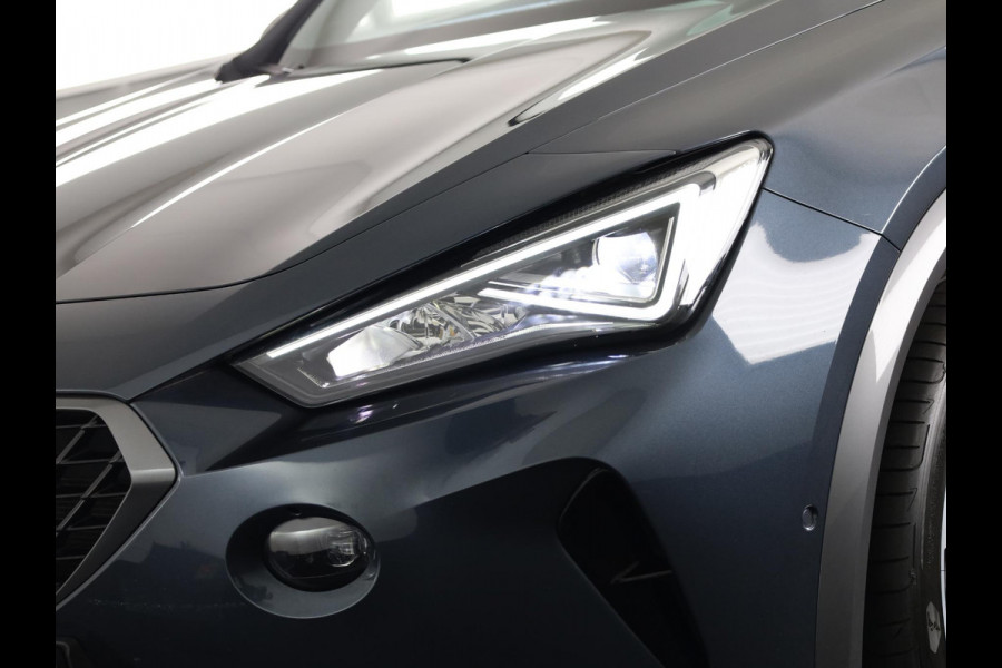 CUPRA Formentor 1.4 TSI e-Hybrid e-Hybrid Business 204 pk Automaat| Navigatie | Trekhaak (uitklapbaar) | Parkeersensoren (Park assist) | Achteruitrijcamera | Stoelverwarming |