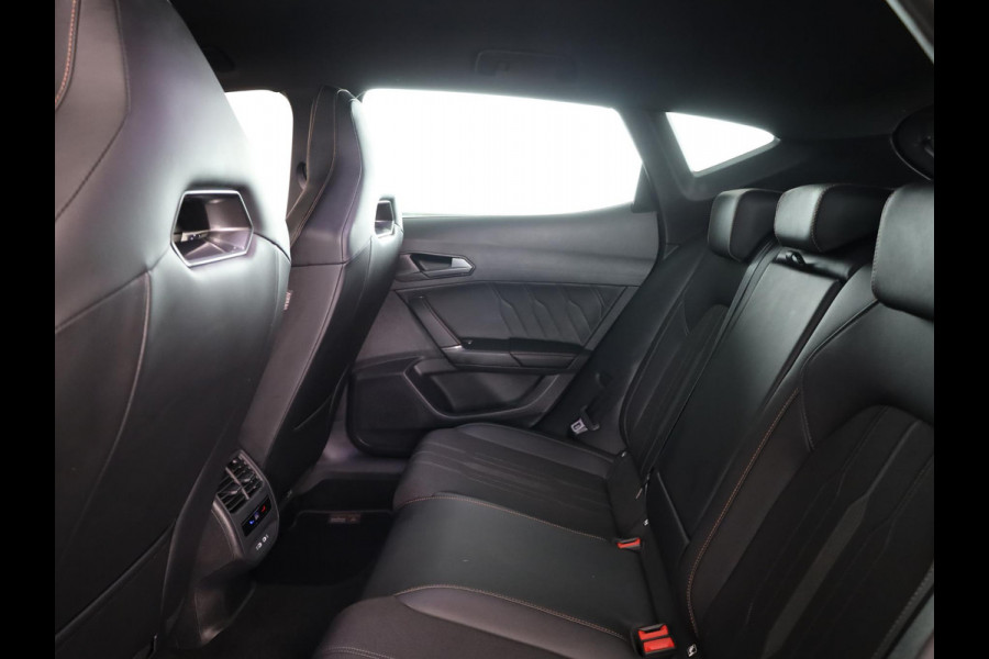 CUPRA Formentor 1.4 TSI e-Hybrid e-Hybrid Business 204 pk Automaat| Navigatie | Trekhaak (uitklapbaar) | Parkeersensoren (Park assist) | Achteruitrijcamera | Stoelverwarming |