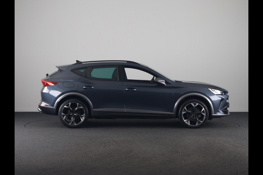 CUPRA Formentor 1.4 TSI e-Hybrid e-Hybrid Business 204 pk Automaat| Navigatie | Trekhaak (uitklapbaar) | Parkeersensoren (Park assist) | Achteruitrijcamera | Stoelverwarming |
