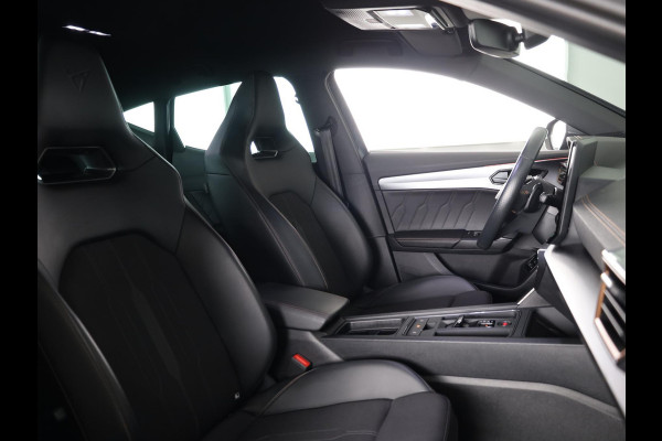 CUPRA Formentor 1.4 TSI e-Hybrid e-Hybrid Business 204 pk Automaat| Navigatie | Trekhaak (uitklapbaar) | Parkeersensoren (Park assist) | Achteruitrijcamera | Stoelverwarming |