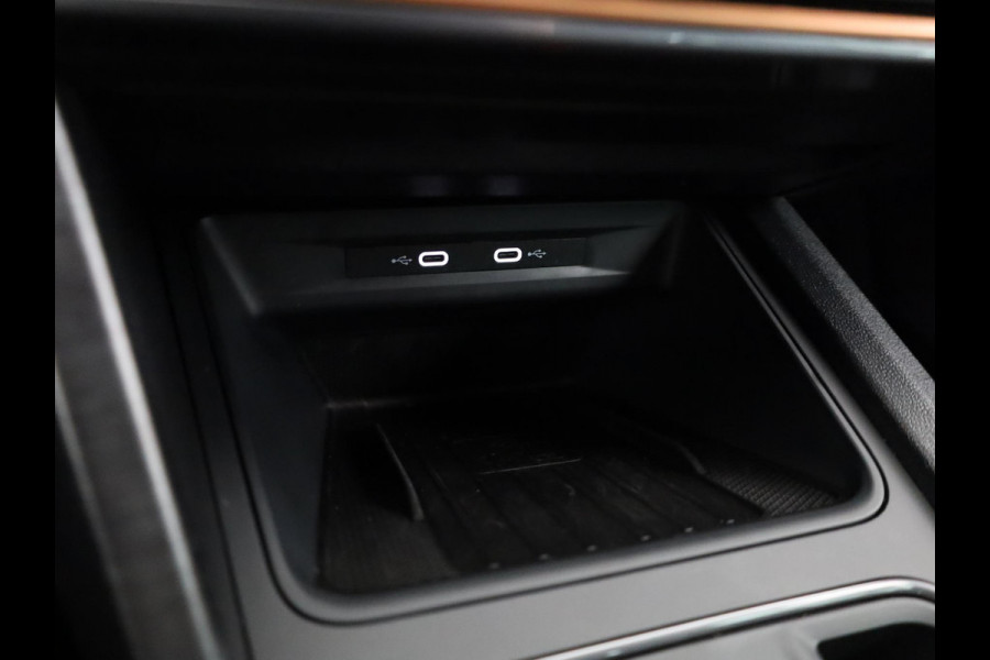 CUPRA Formentor 1.4 TSI e-Hybrid e-Hybrid Business 204 pk Automaat| Navigatie | Trekhaak (uitklapbaar) | Parkeersensoren (Park assist) | Achteruitrijcamera | Stoelverwarming |