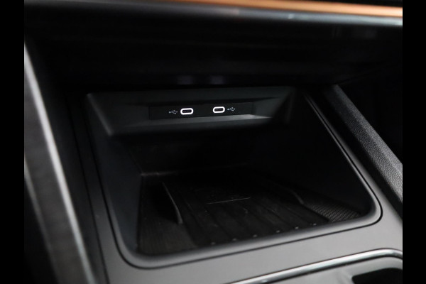 CUPRA Formentor 1.4 TSI e-Hybrid e-Hybrid Business 204 pk Automaat| Navigatie | Trekhaak (uitklapbaar) | Parkeersensoren (Park assist) | Achteruitrijcamera | Stoelverwarming |
